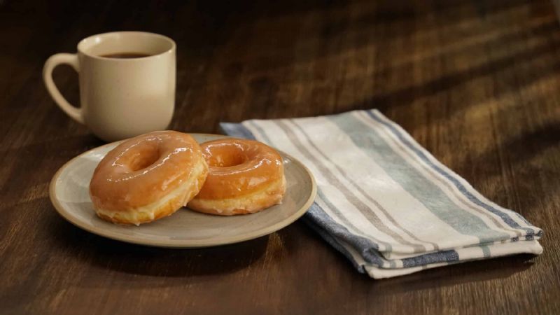 DONUT YEAST RING GLAZED 2.7 OZ CS= 4 / 6 CT