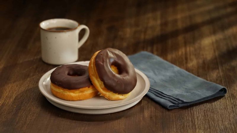 DONUT YEAST RING CHOCOLATE ICED 2.7 OZ CS= 4 / 6 CT