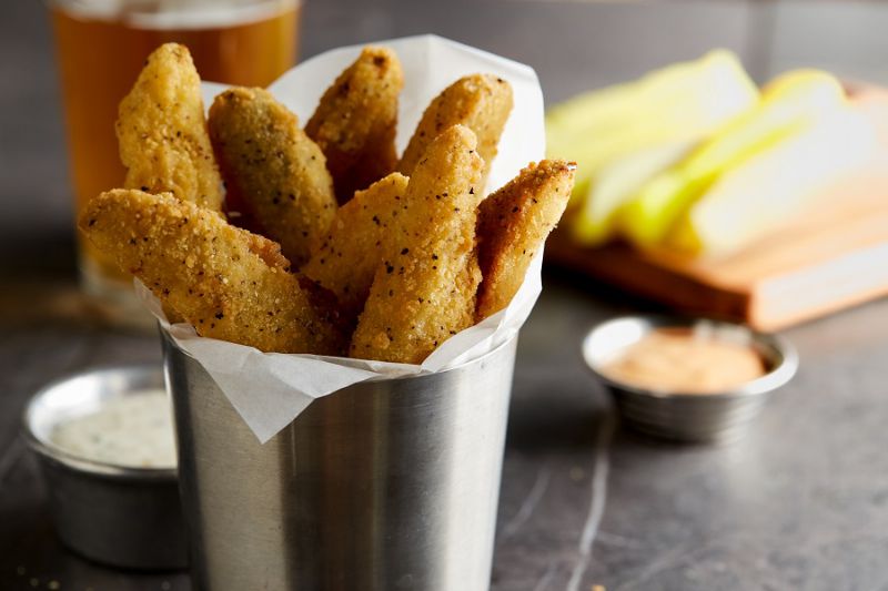APPETIZER PICKLE SPEAR BREADED