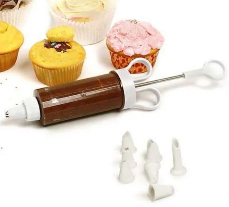 CUPCAKE INJECTOR DECORATING KIT