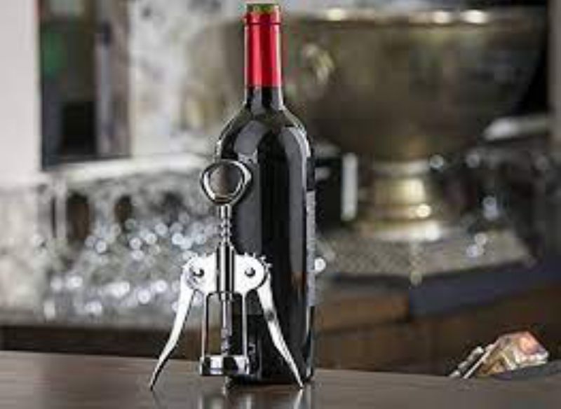 CORKSCREW WINGED CASH & CARRY