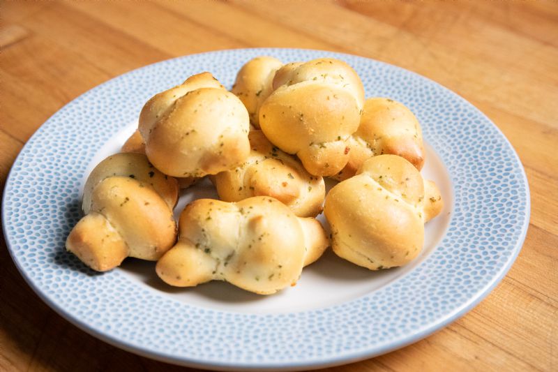 ROLL GARLIC KNOT BAKED