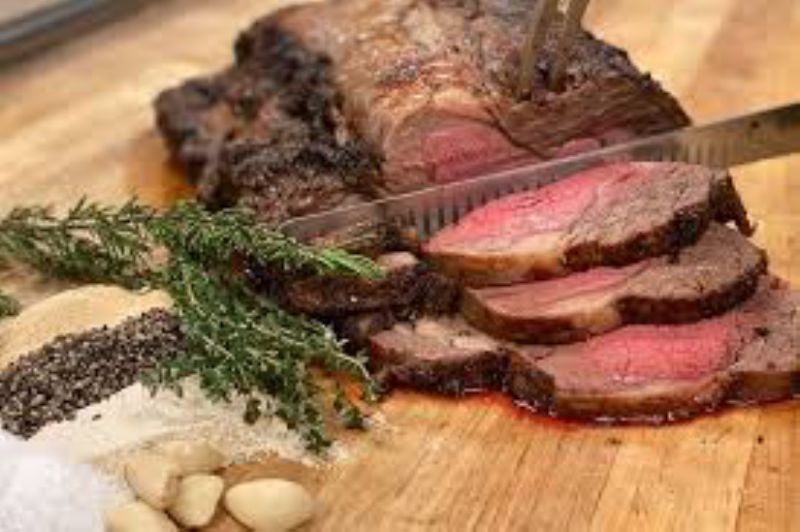 BEEF PRIME RIB CASINO MED RARE