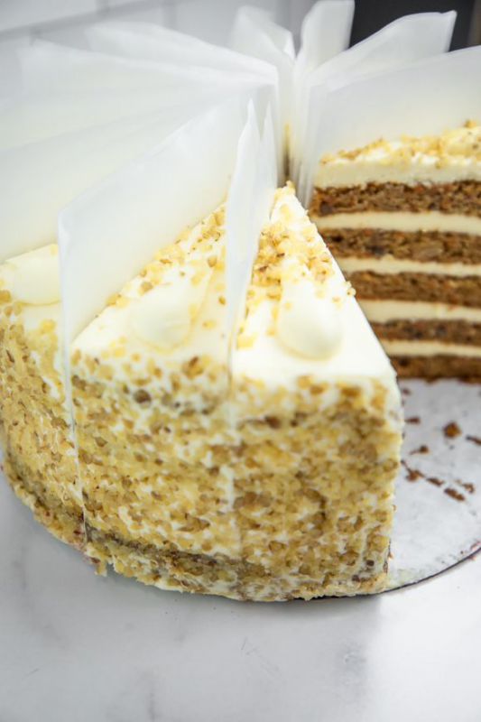 CAKE CARROT 5 LAYER 10