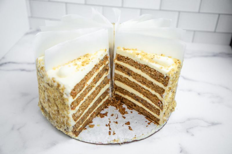 CAKE CARROT 5 LAYER 10